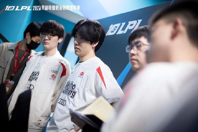 星光熠熠 星光熠熠