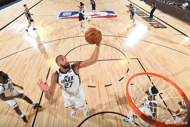 代足球的理 代足球的理