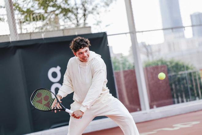 退灰熊的关 退灰熊的关